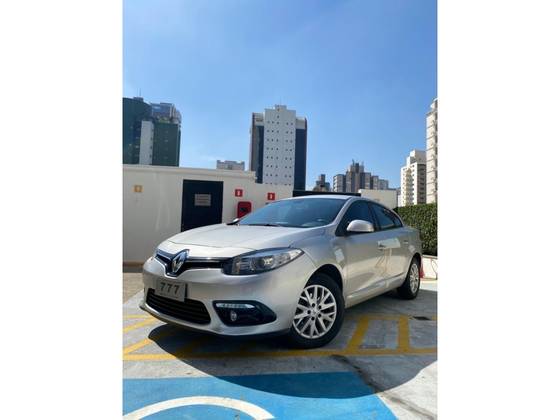 RENAULT FLUENCE 2.0 DYNAMIQUE PLUS 16V FLEX 4P AUTOMÁTICO RENAULT FLUENCE 2.0 DYNAMIQUE PLUS 16V FLEX 4P AUTOMÁTICO